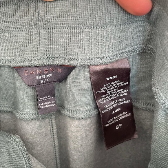 Danskin Sauge Green jogger sweatpants size small - Picture 6 of 6